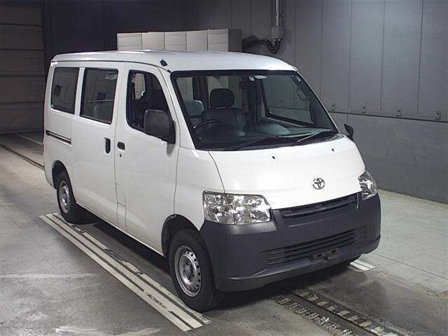 2328 Toyota Lite ace van S412M 2017 г. (JU Gifu)